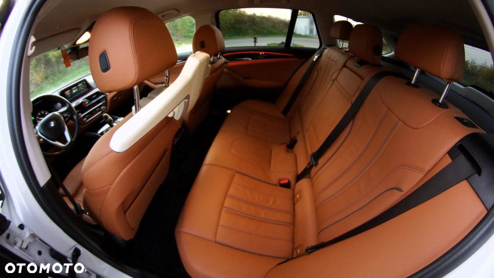 BMW Seria 5 520d Sport Line - 30