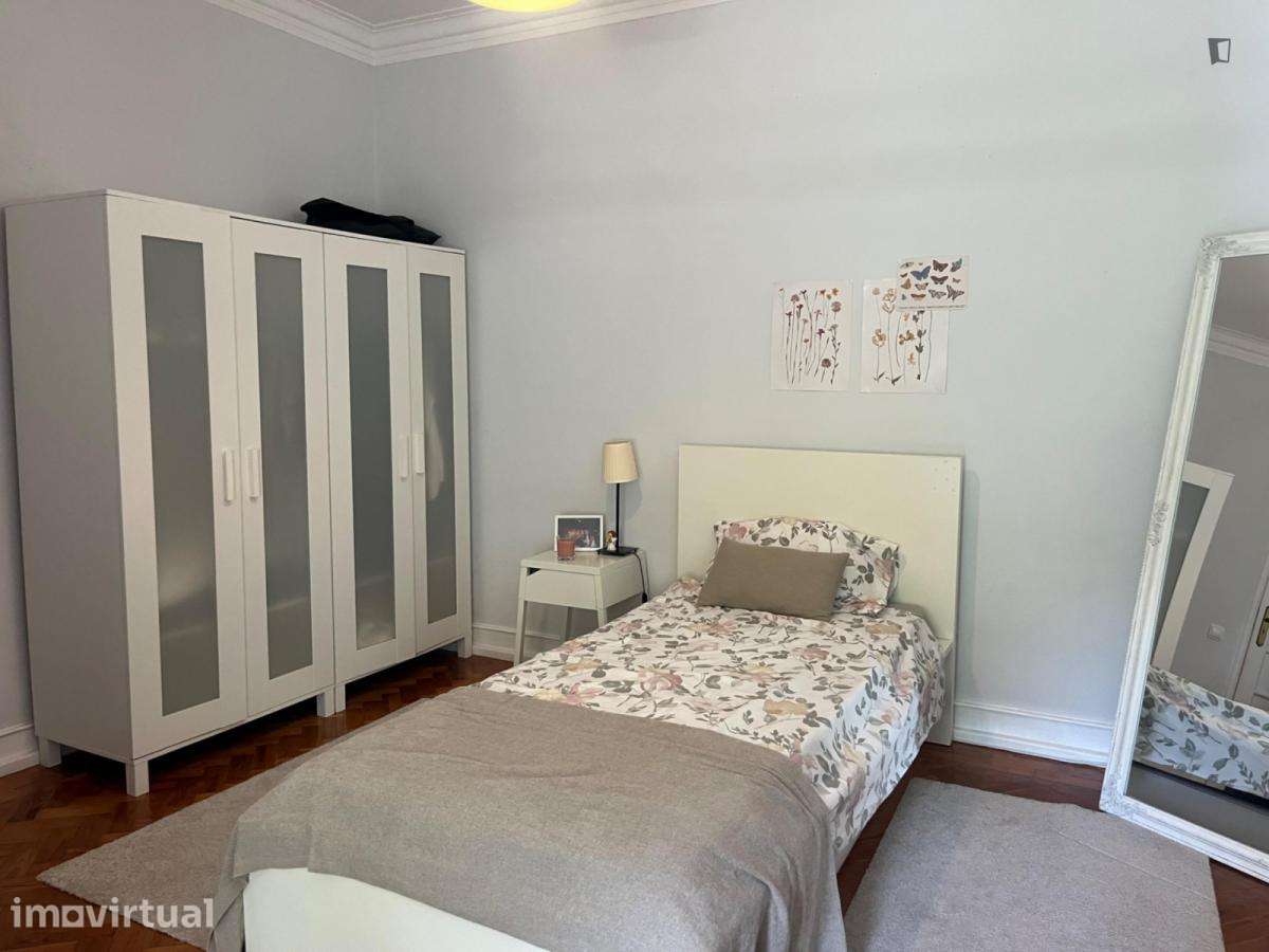 Quarto - localizado em Roma-Areeiro Lisbon - Grande imagem: 3/17