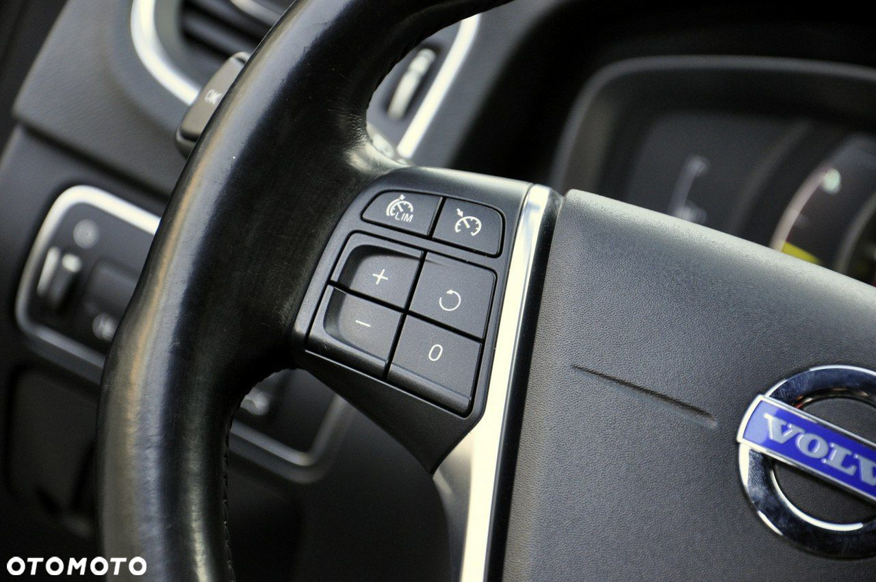 Volvo V60 D4 Drive-E Momentum - 29