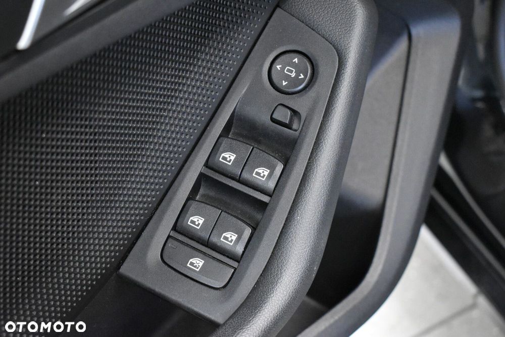 BMW Seria 1 118i Advantage - 8