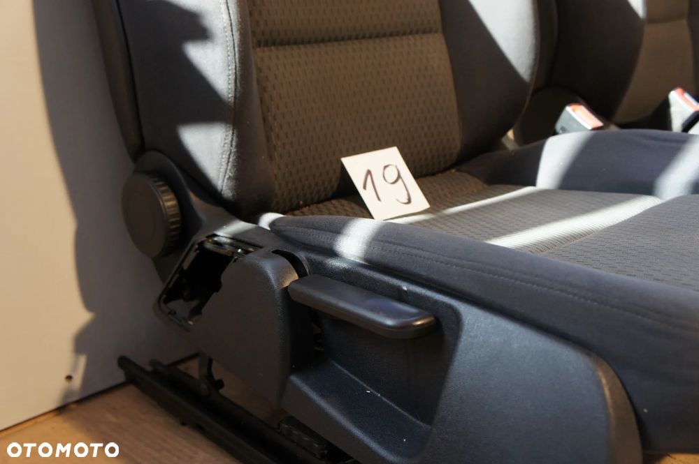 NR 18 Fotele przednie, kanapa tył, podłokietnik, napinacz Audi A6 4F0 C6 - 6