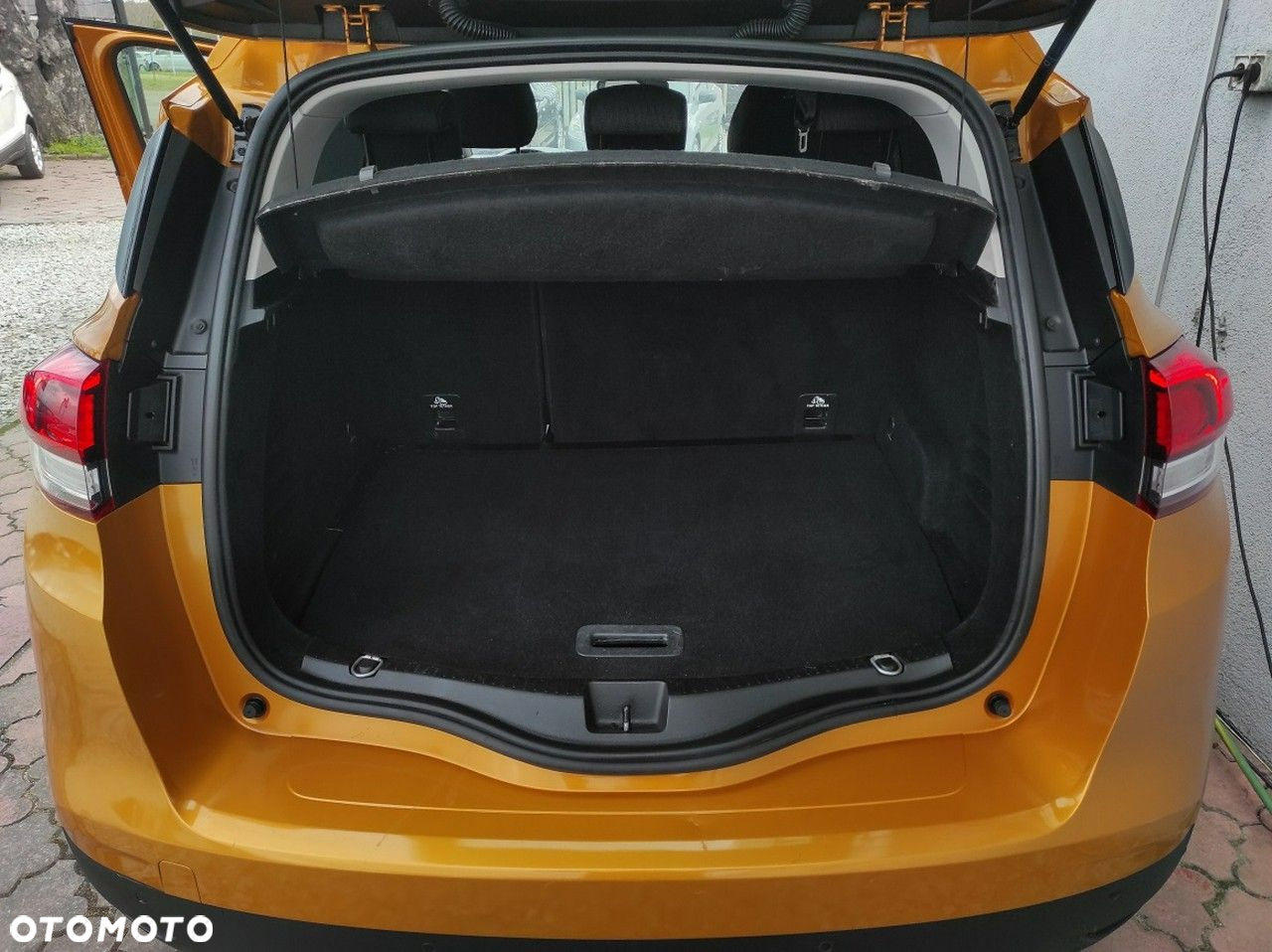 Renault Scenic - 17