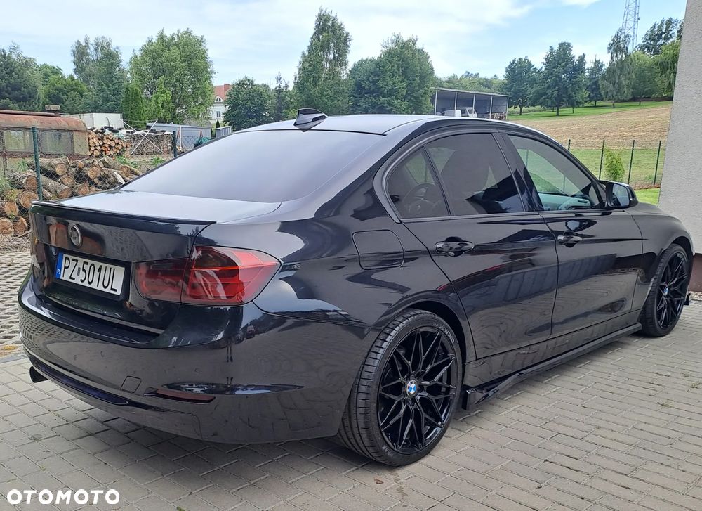 BMW Seria 3 320i Sport Line - 6