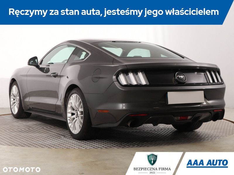 Ford Mustang - 6