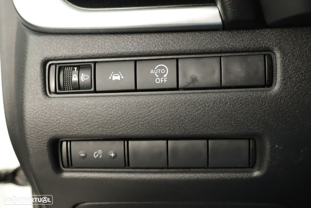 Nissan Qashqai 1.3 DIG-T N-Connecta Xtronic - 19