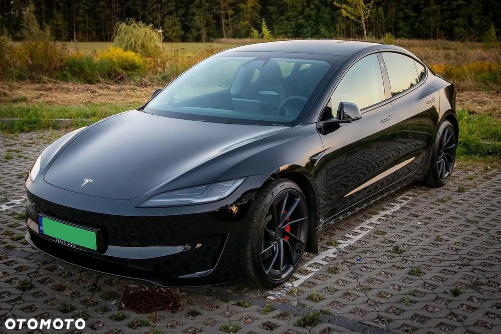 Tesla Model 3 - 7