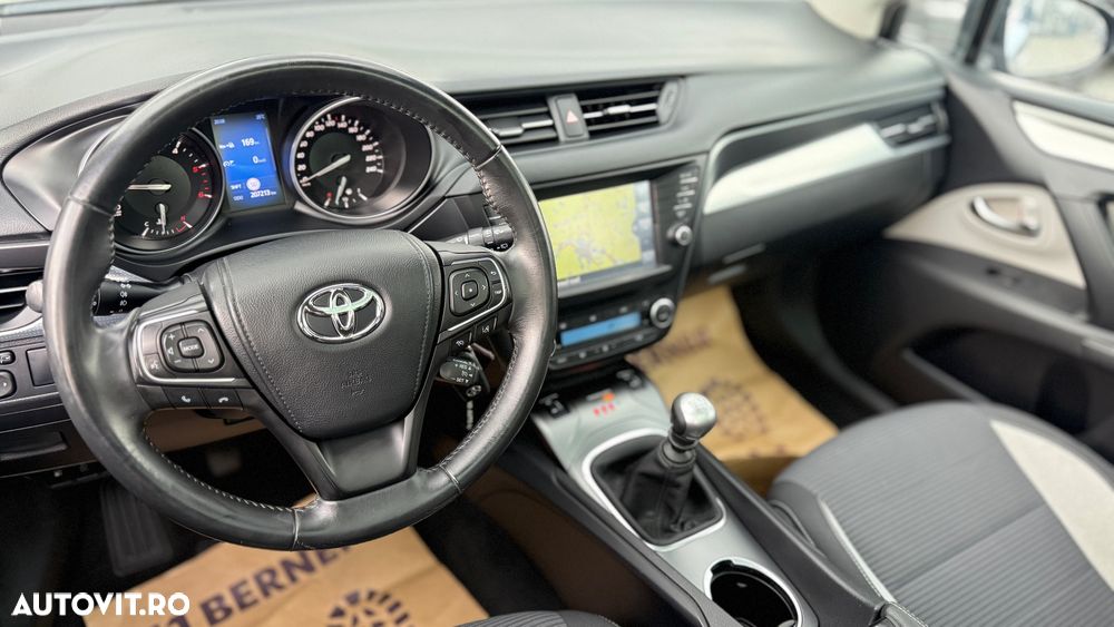 Toyota Avensis 2.0 D-4D Executive - 15