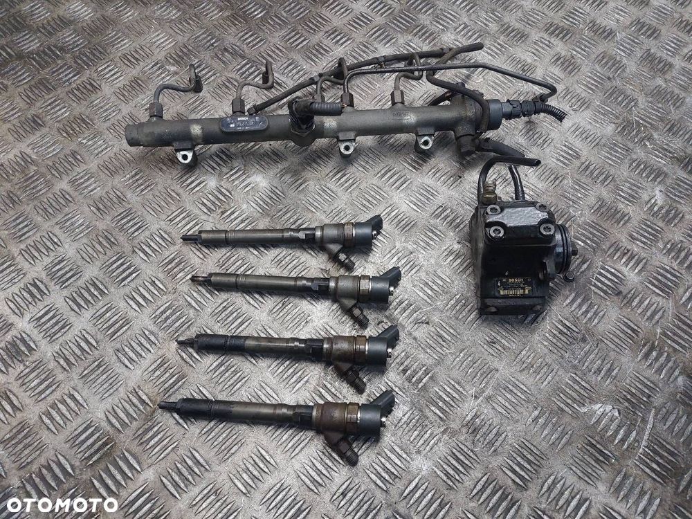 POMPA WTRYSKOWA + WTRYSKIWACZE TUCSON I 2.0 CRDI 33100-27000 33800-27900 - 1