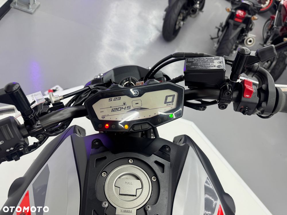 Yamaha MT - 24