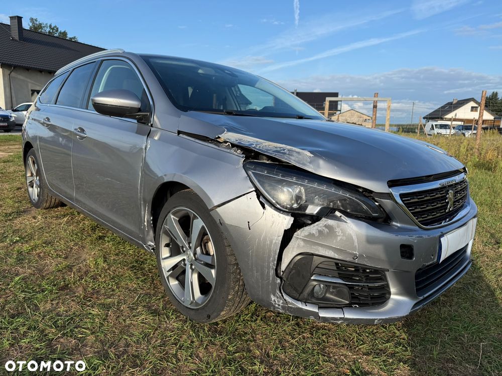 Peugeot 308 BlueHDi 130 EAT8 Black Edition - 27