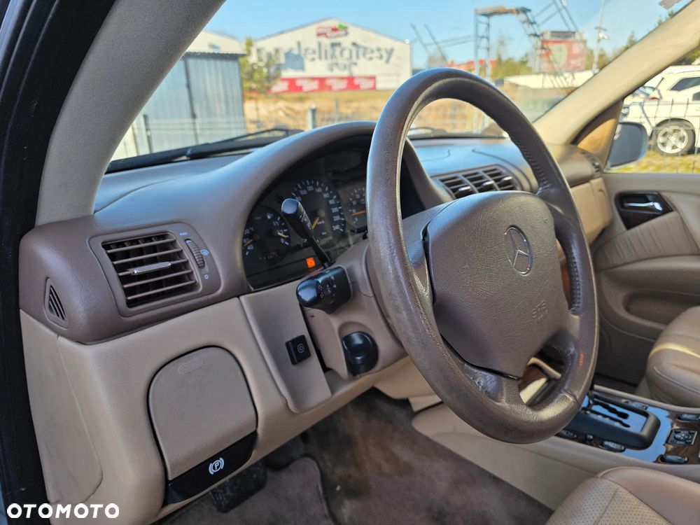 Mercedes-Benz ML 500 - 10