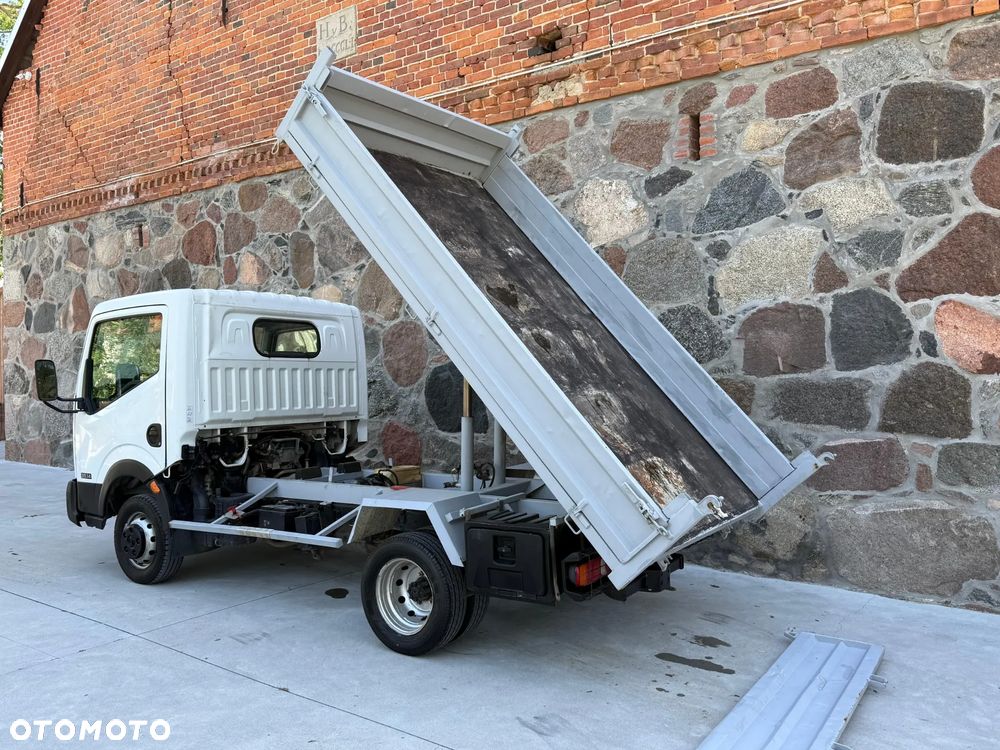 Nissan CABSTAR - 16