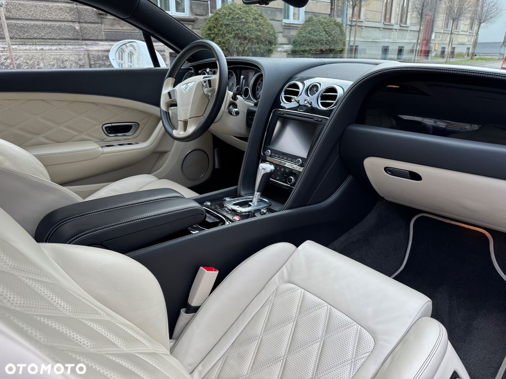 Bentley Continental GT V8 S - 31