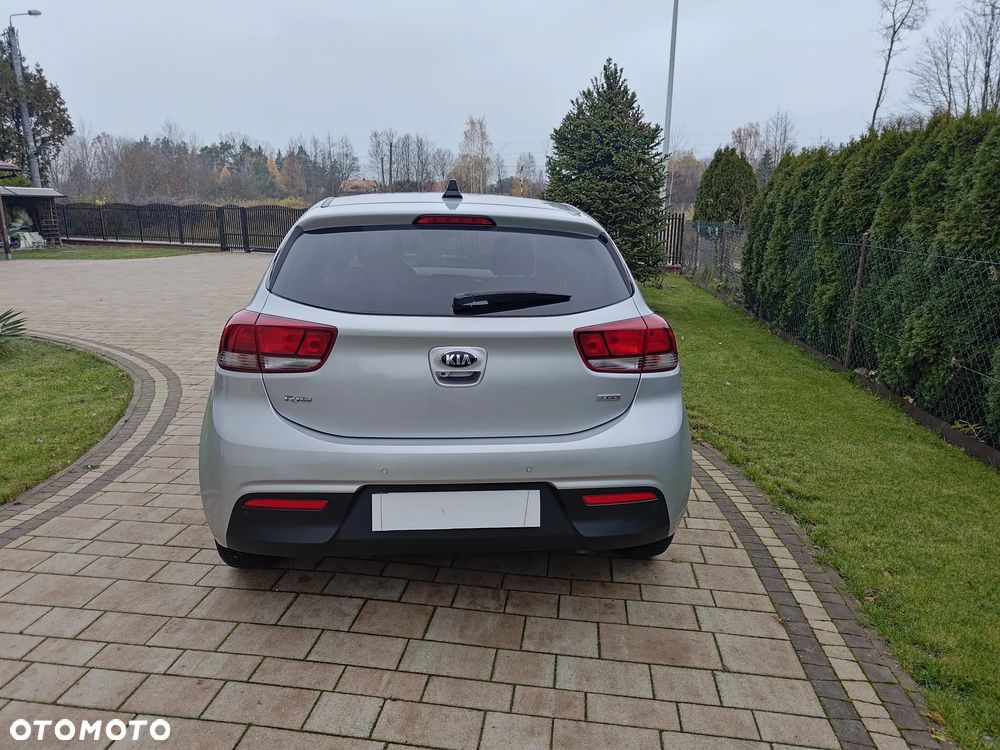 Kia Rio - 4