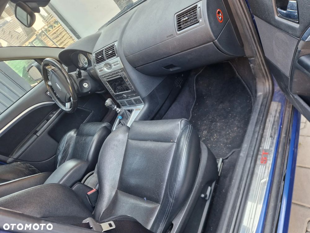 Ford Mondeo 3.0 V6 ST 220 - 8
