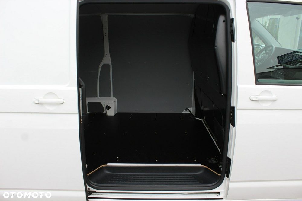 Volkswagen Transporter - 25