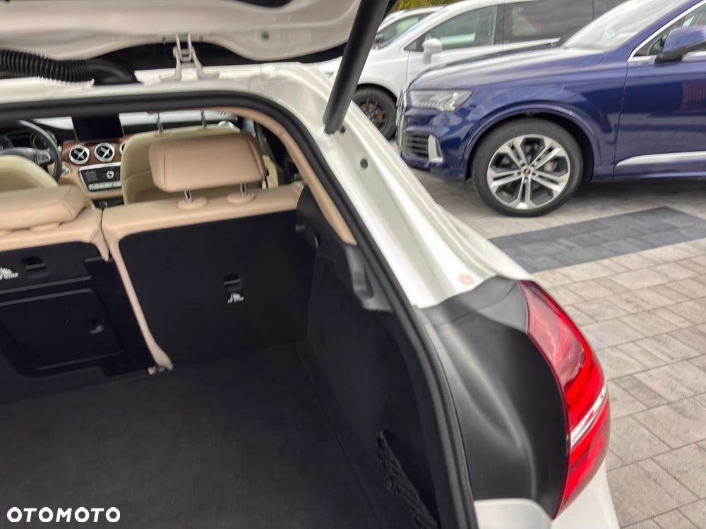 Mercedes-Benz GLA 250 4Matic 8G-DCT Edition 1 - 32