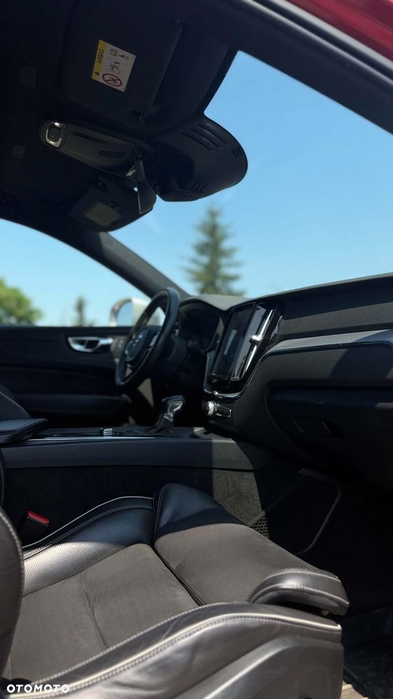 Volvo XC 60 D4 SCR AWD R-Design - 28