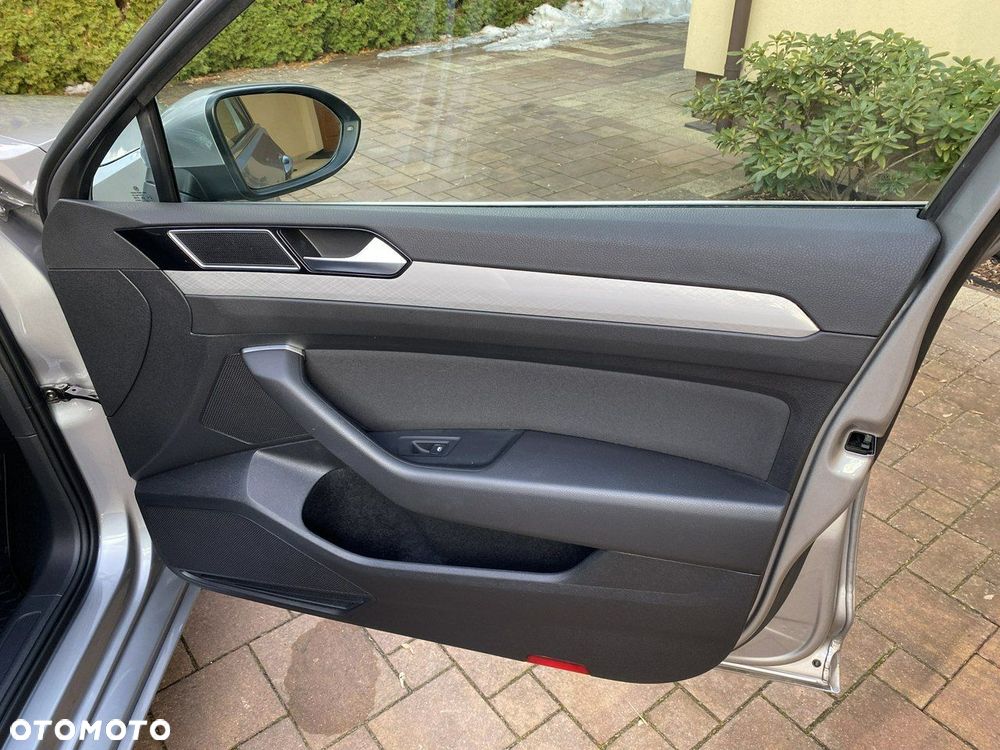 Volkswagen Passat 2.0 TSI Business DSG - 35