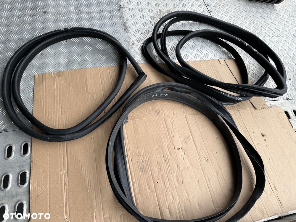 MERCEDES S 222 long uszczelka drzwi klapy