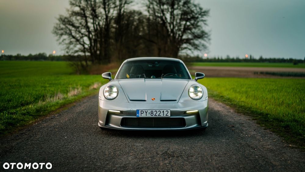 Porsche 911 GT3 Touring PDK - 11