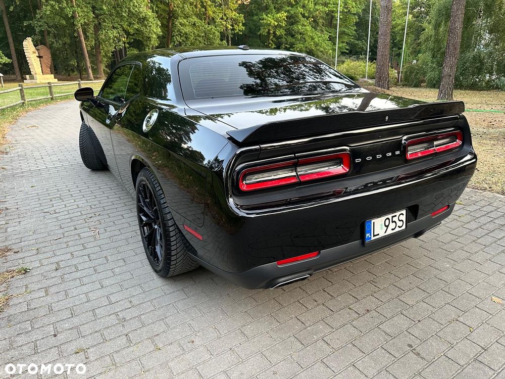 Dodge Challenger - 14