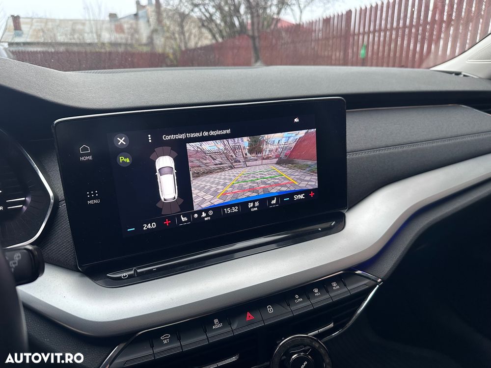 Skoda Octavia Combi 2.0 TDI (Green tec) RS - 18