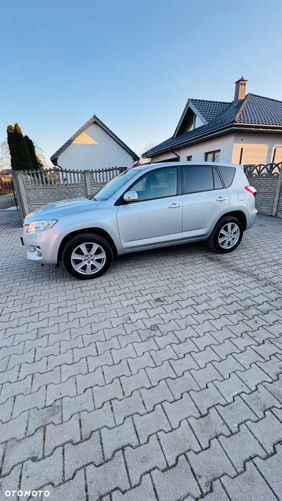 Toyota RAV4 - 2