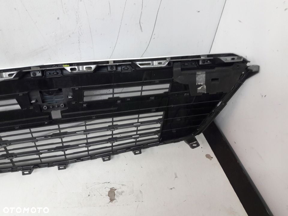 Cadillac XT5 Platinum grill atrapa znaczek chrom - 4