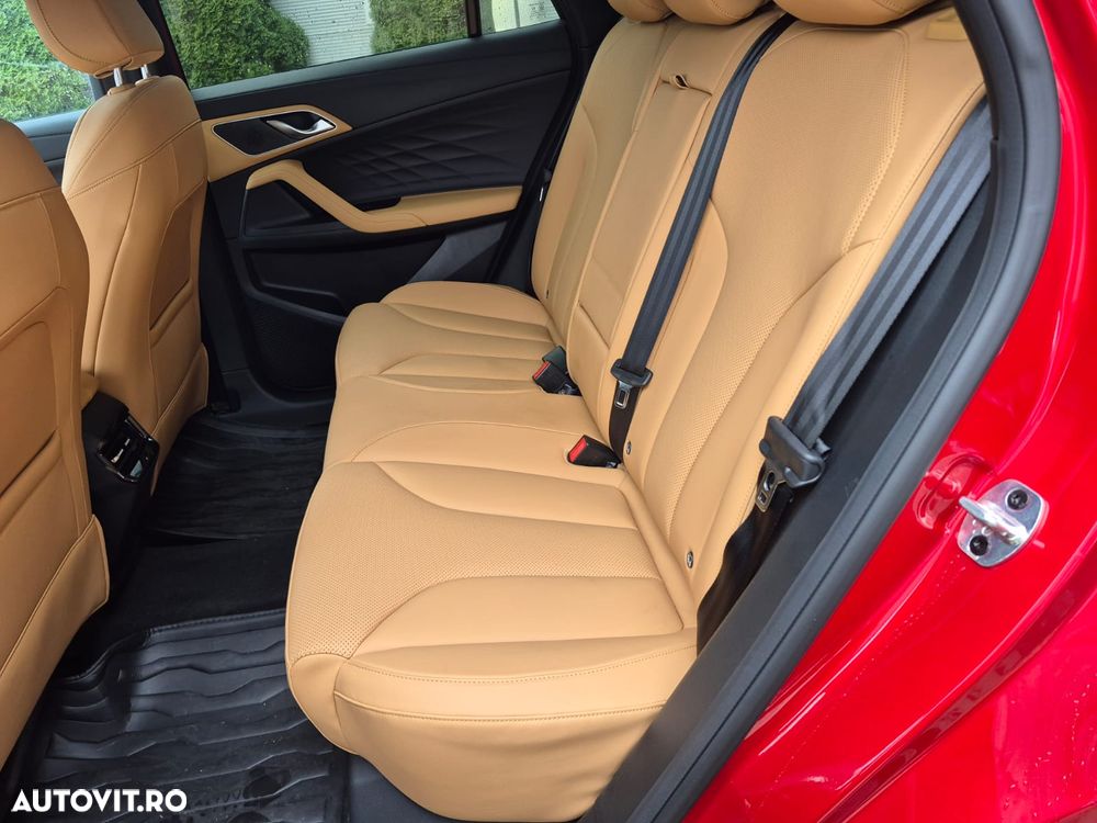 MG HS HEV Luxury - 11