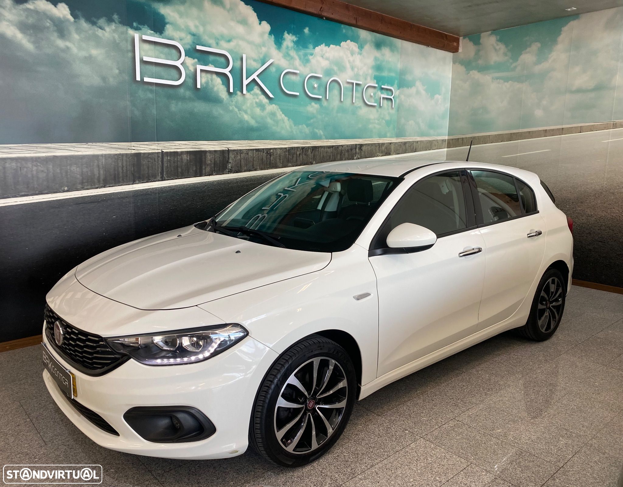 Fiat Tipo 1.3 M-Jet Lounge J17 - 1