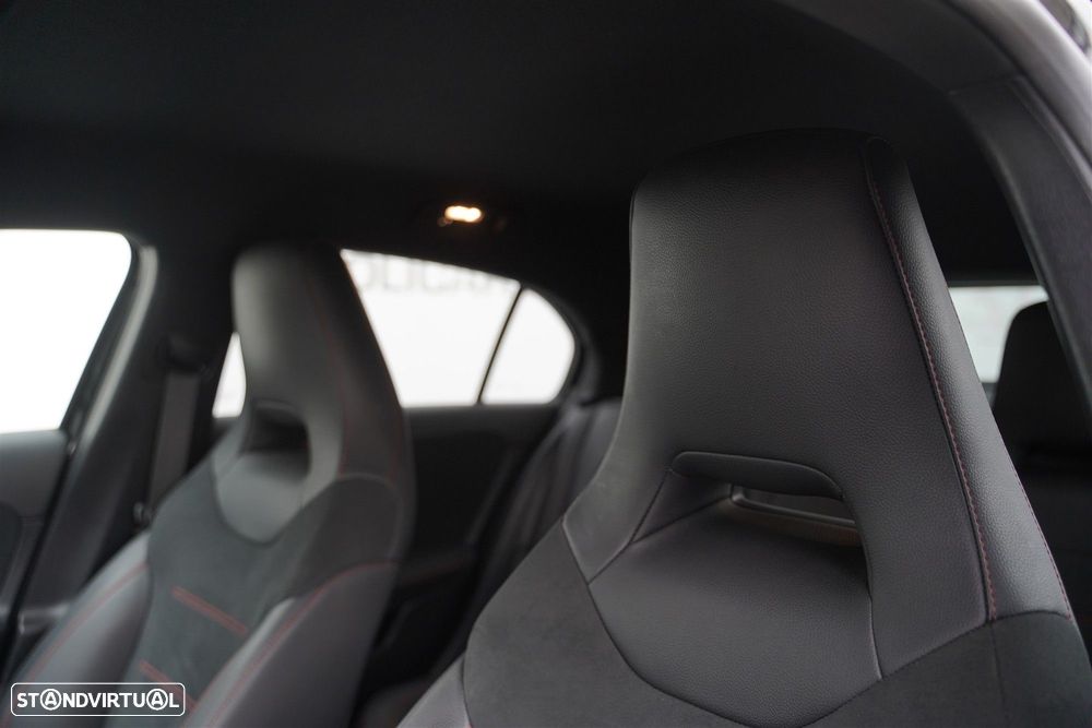 Mercedes-Benz A 250 e AMG Line - 30