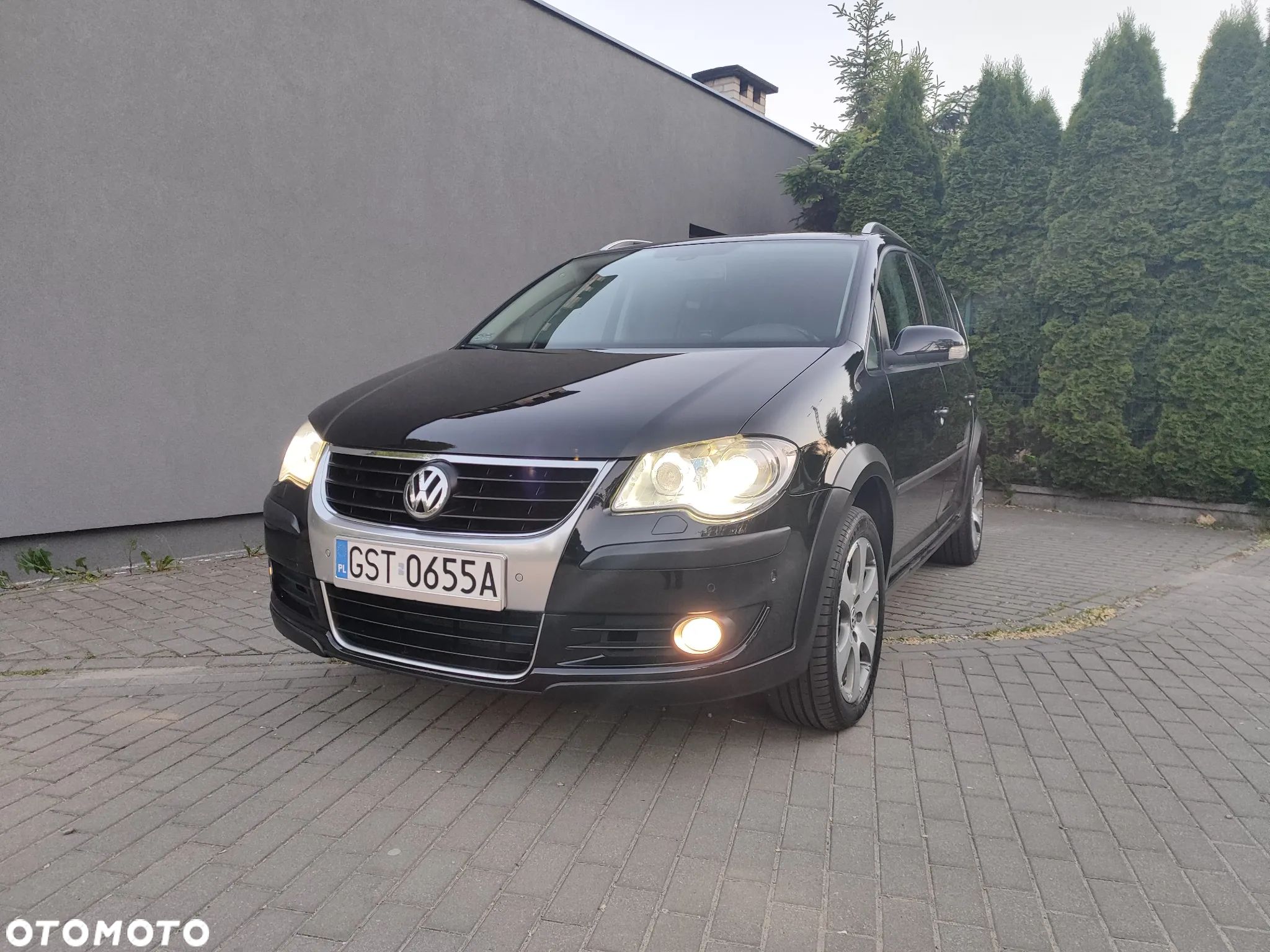 Volkswagen Touran 2.0 TDI DPF DSG Cross - 1