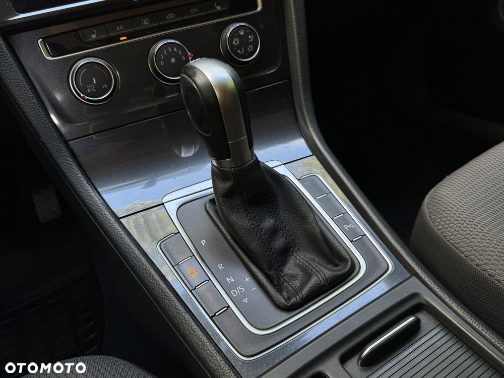 Volkswagen Golf - 9