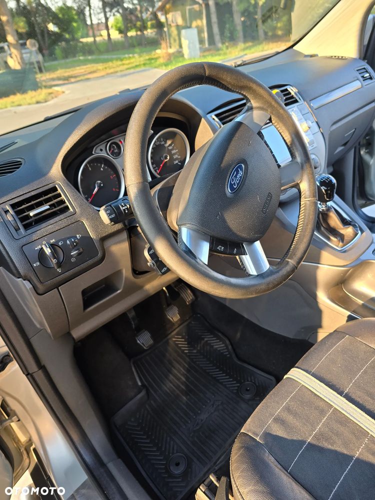 Ford Kuga 2.0 TDCi Titanium FWD - 19
