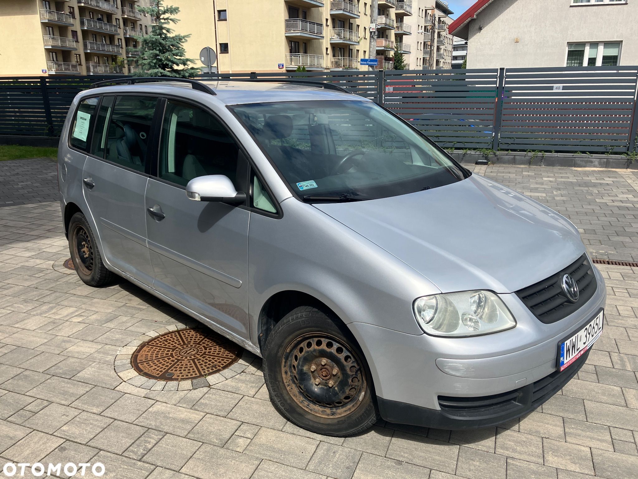 Volkswagen Touran - 1