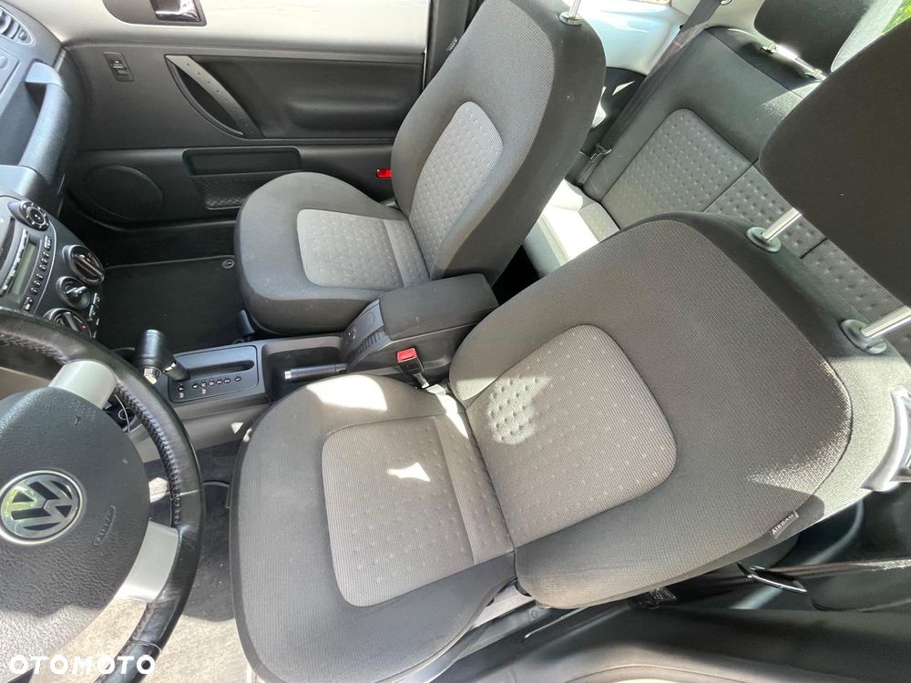 Volkswagen New Beetle - 15