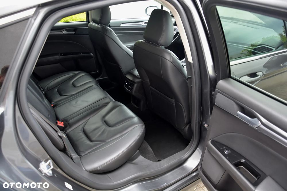Ford Mondeo 2.0 TDCi Titanium PowerShift - 4