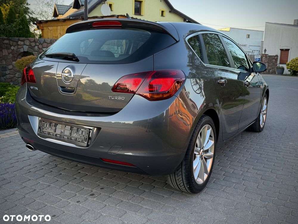 Opel Astra 1.4 T Cosmo - 11