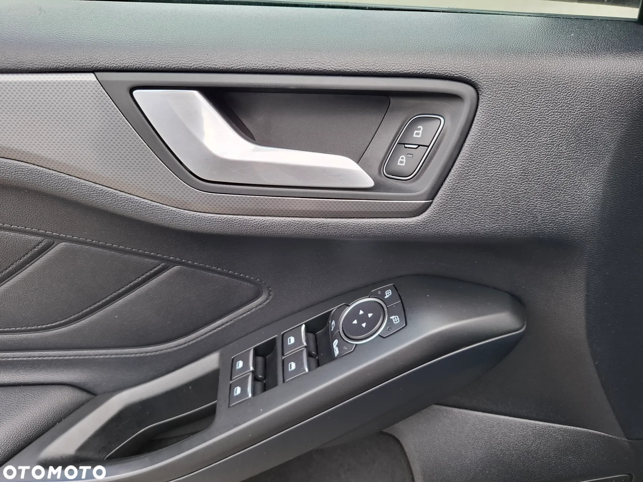 Ford Focus 1.0 EcoBoost Titanium ASS - 12