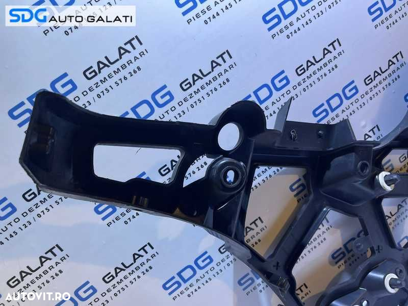 Suport Prindere Ghidaj Stanga Spoiler Bara Spate Renault Megane 3 Hatchback 2008 - 2016 Cod 850450006R 850450006 - 6