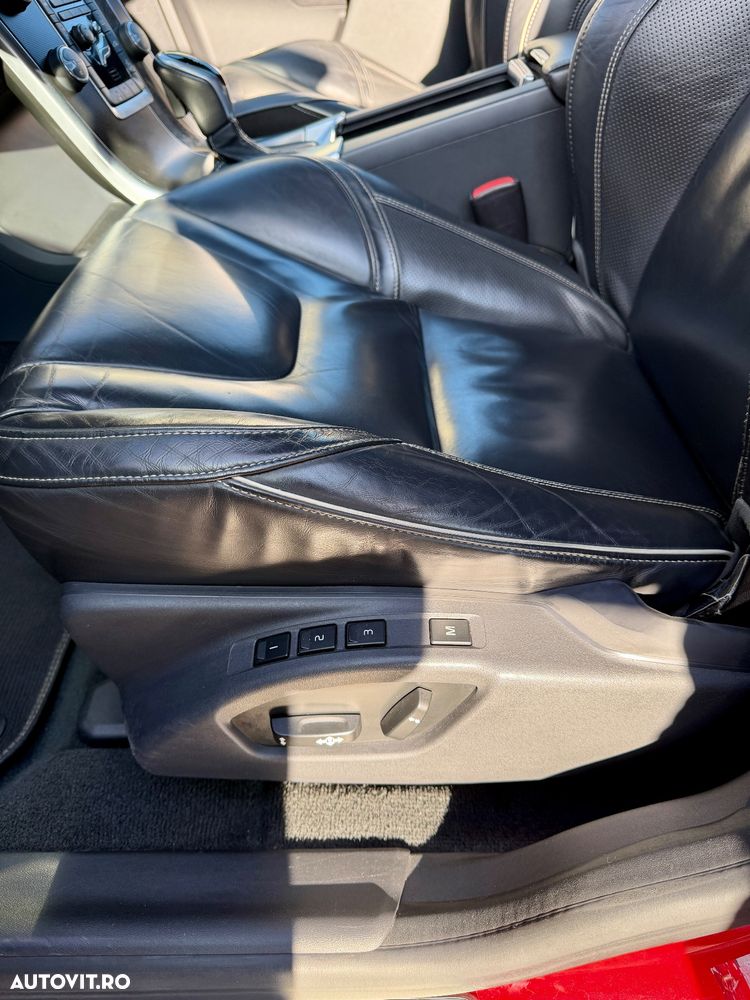 Volvo XC 60 D5 AWD Rdesign - 12