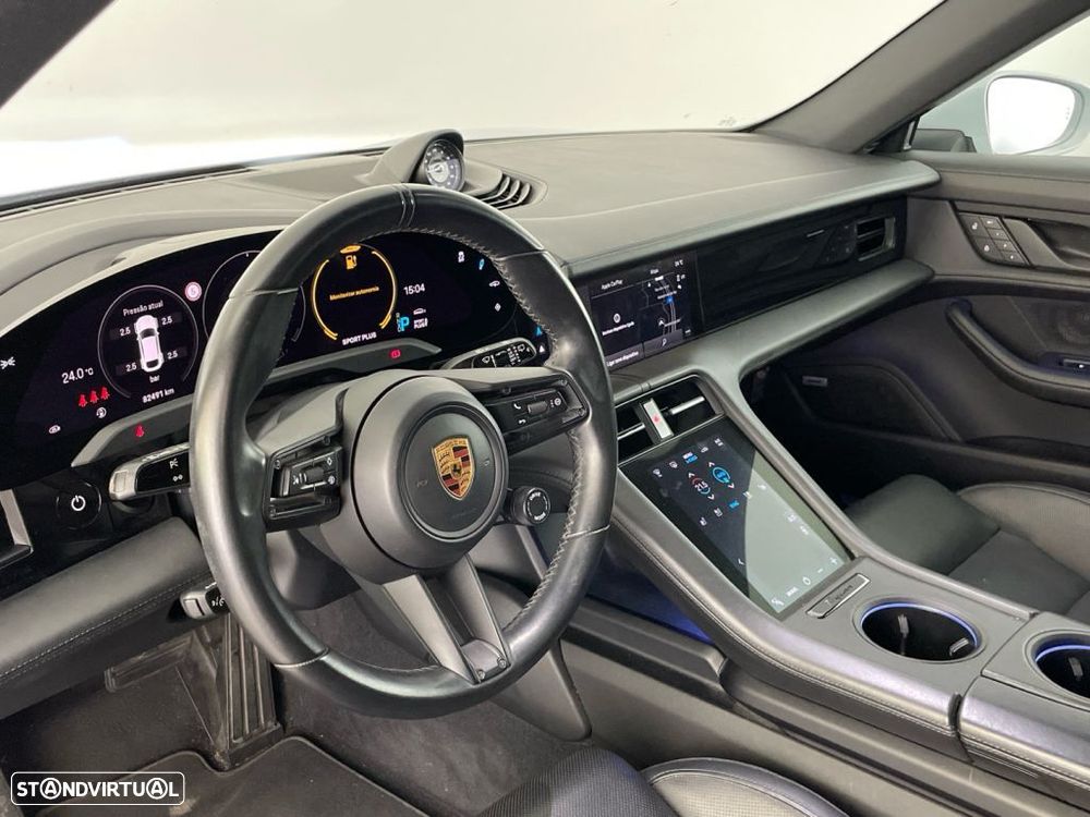 Porsche Taycan Cross Turismo 4S - 15