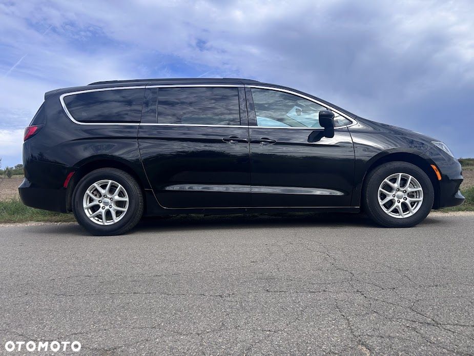 Chrysler Pacifica - 5