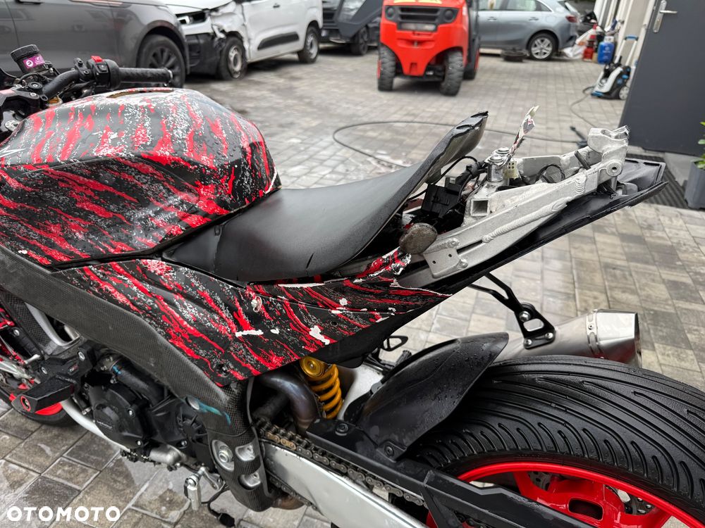 Aprilia Tuono - 10