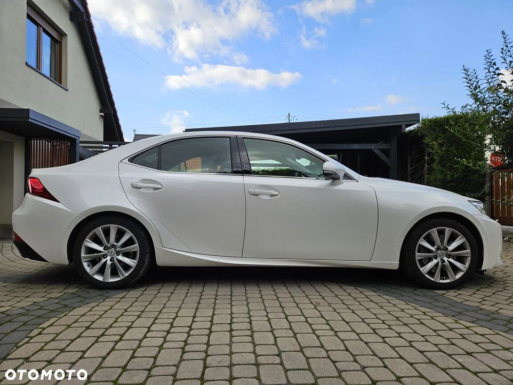 Lexus IS 200t Elite - 32