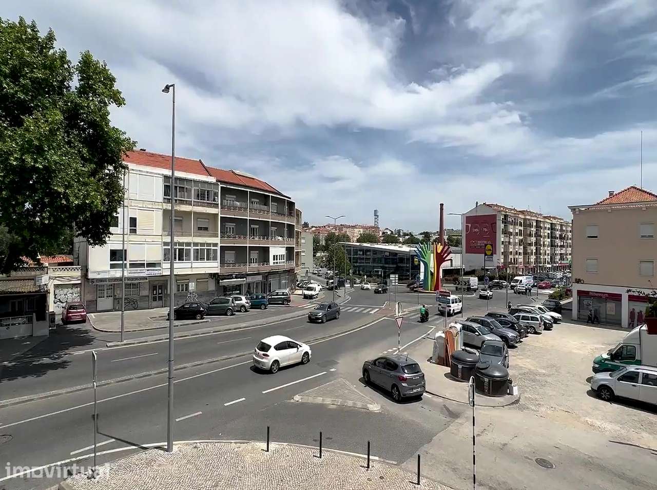 T2 com varanda, terraço e garagem em Amora - Grande imagem: 5/19