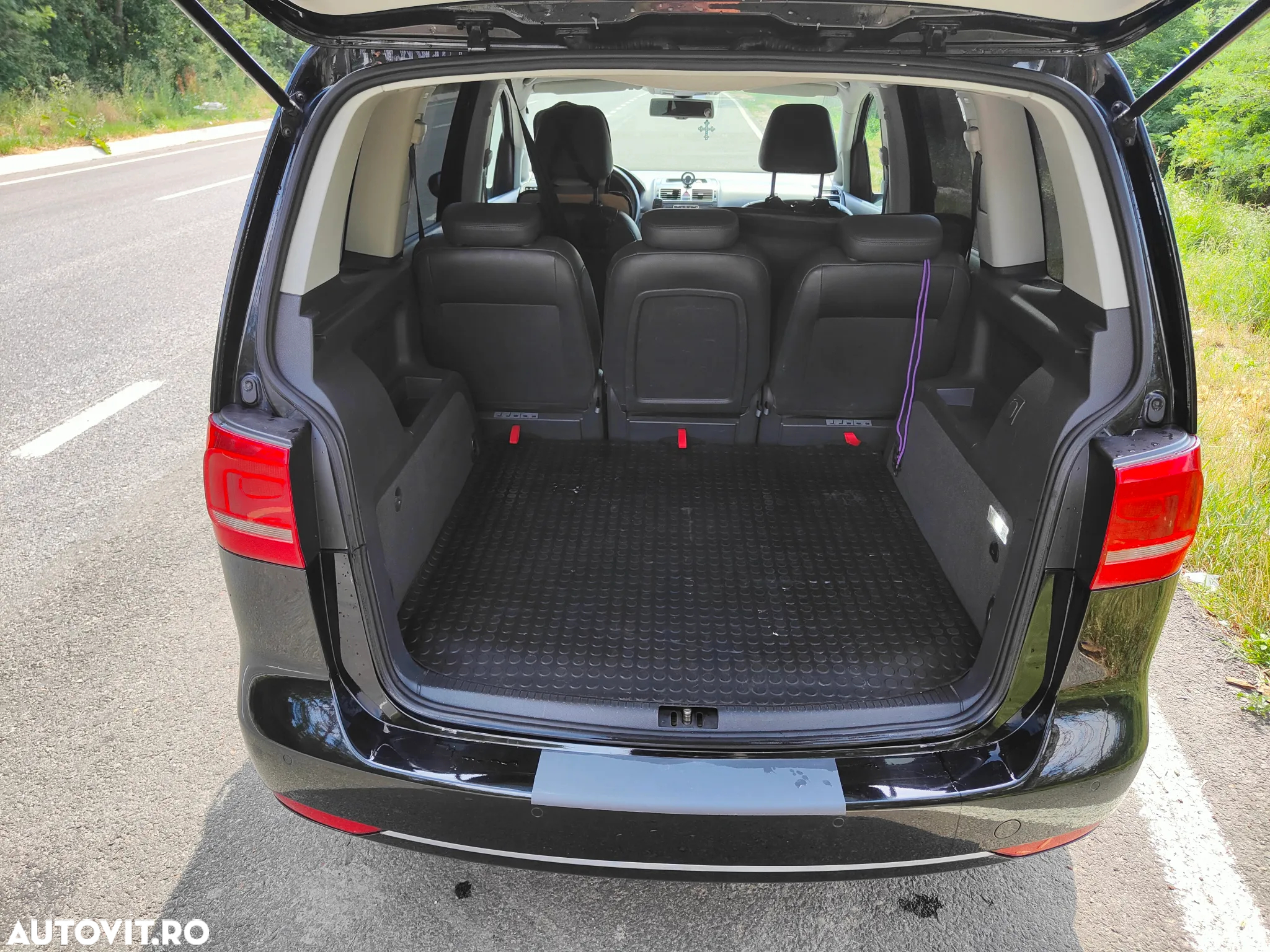 Volkswagen Touran 1.6 TDI DSG Comfortline - 5