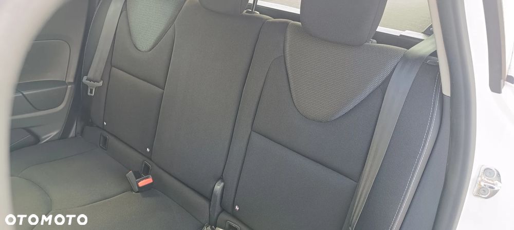Renault Clio 1.2 16V 75 Expression - 12