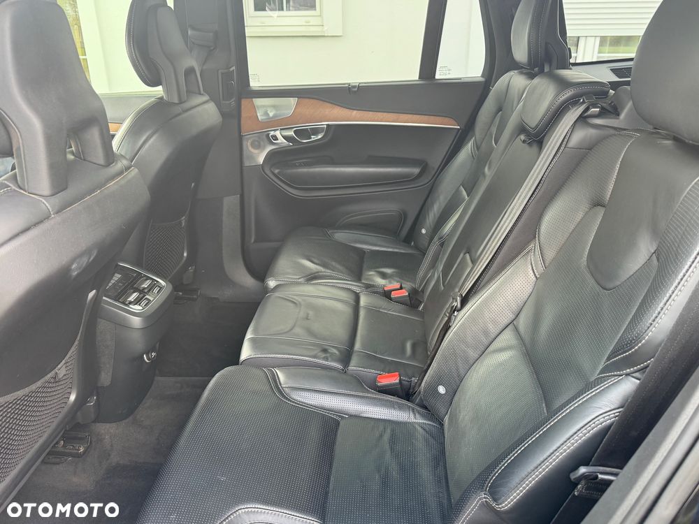 Volvo XC 90 - 22